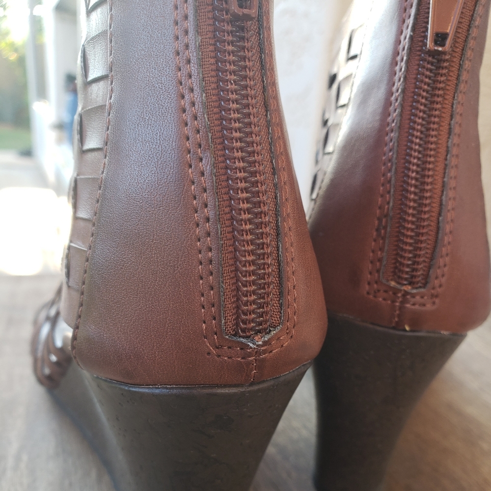 American Eagle Woven Wedge Sandal - Picture 4 of 7